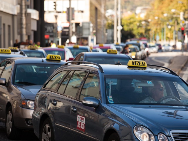 taxi, protest, uber,