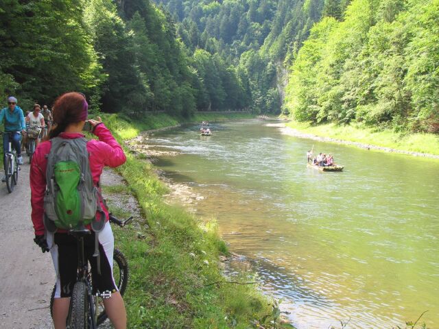 cyklotrasa, cyklisti, Dunajec, fotenie,
