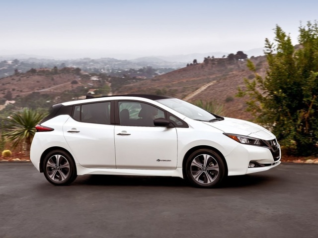 Nissan-Leaf-2018-1024-0b