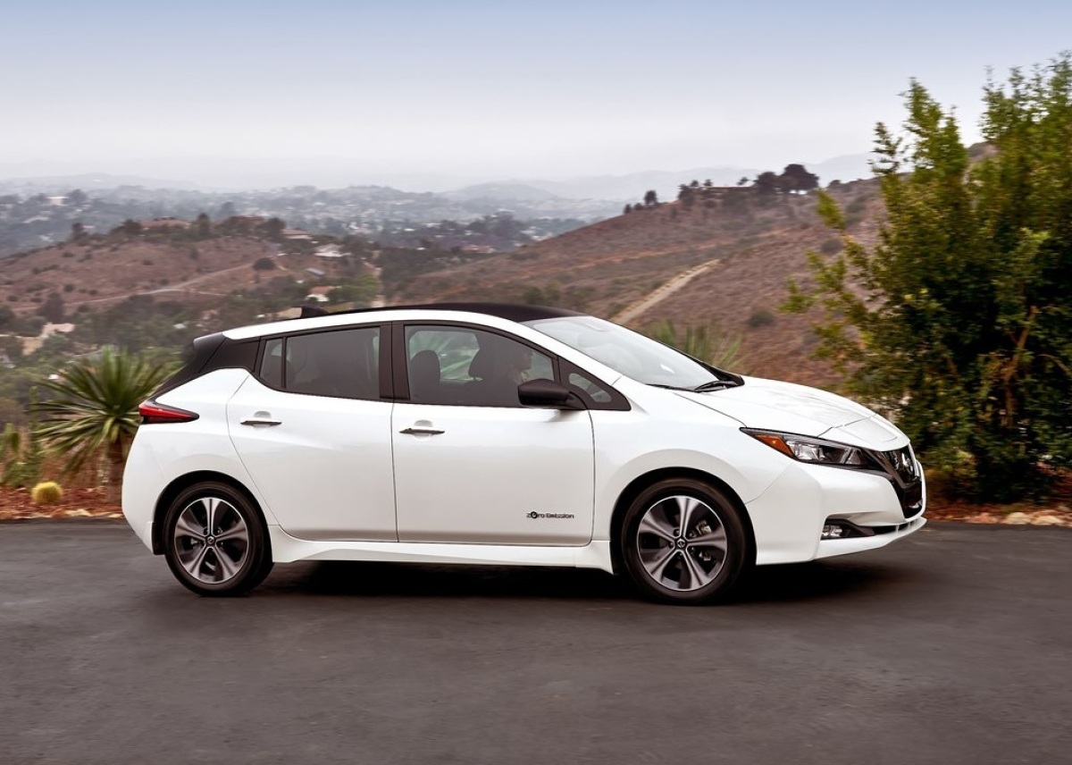 Nissan-Leaf-2018-1024-0b