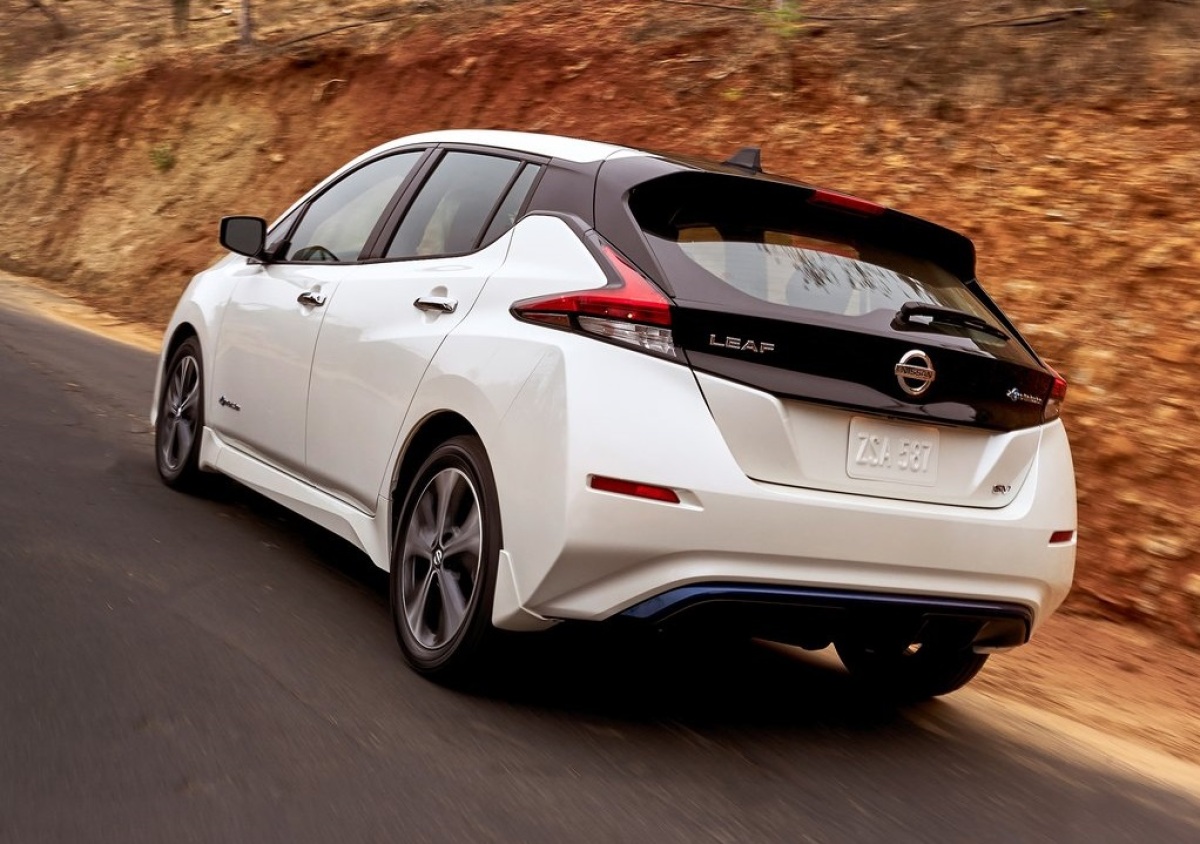 Nissan-Leaf-2018-1024-10