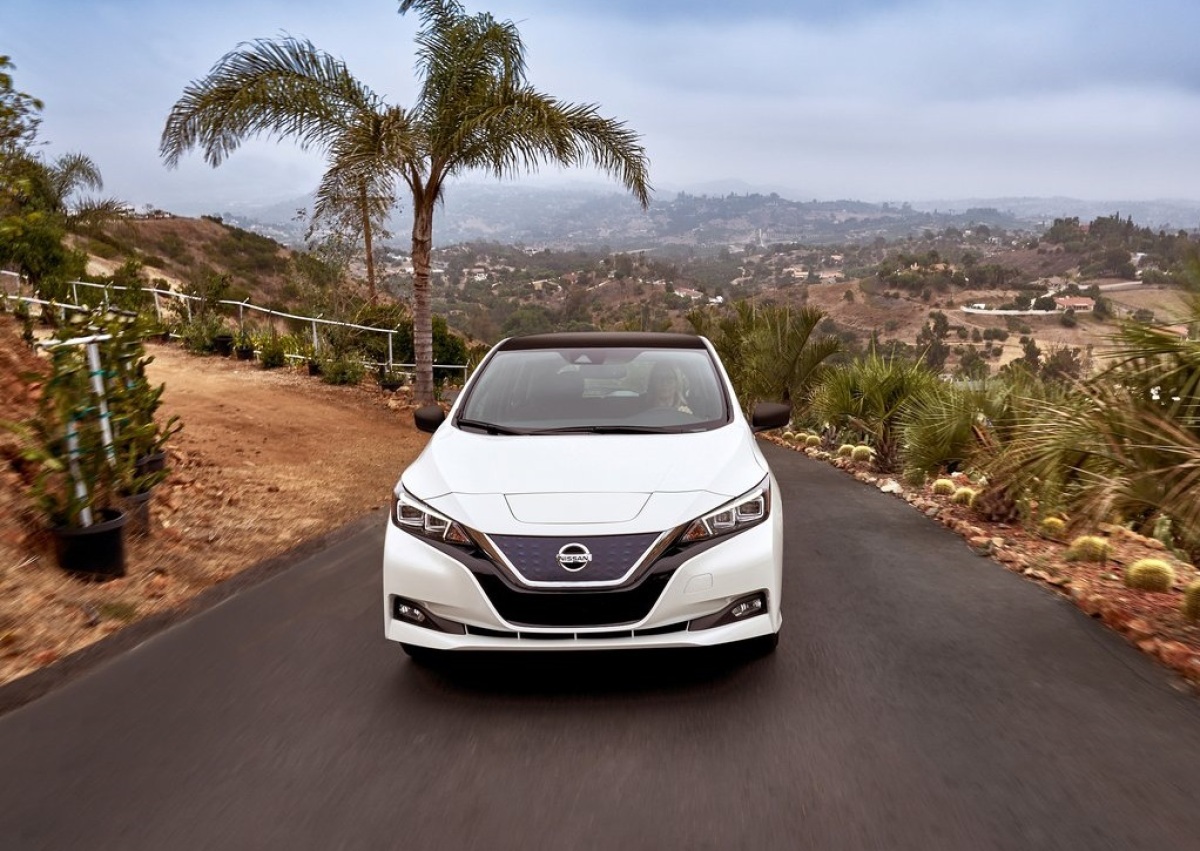 Nissan-Leaf-2018-1024-11