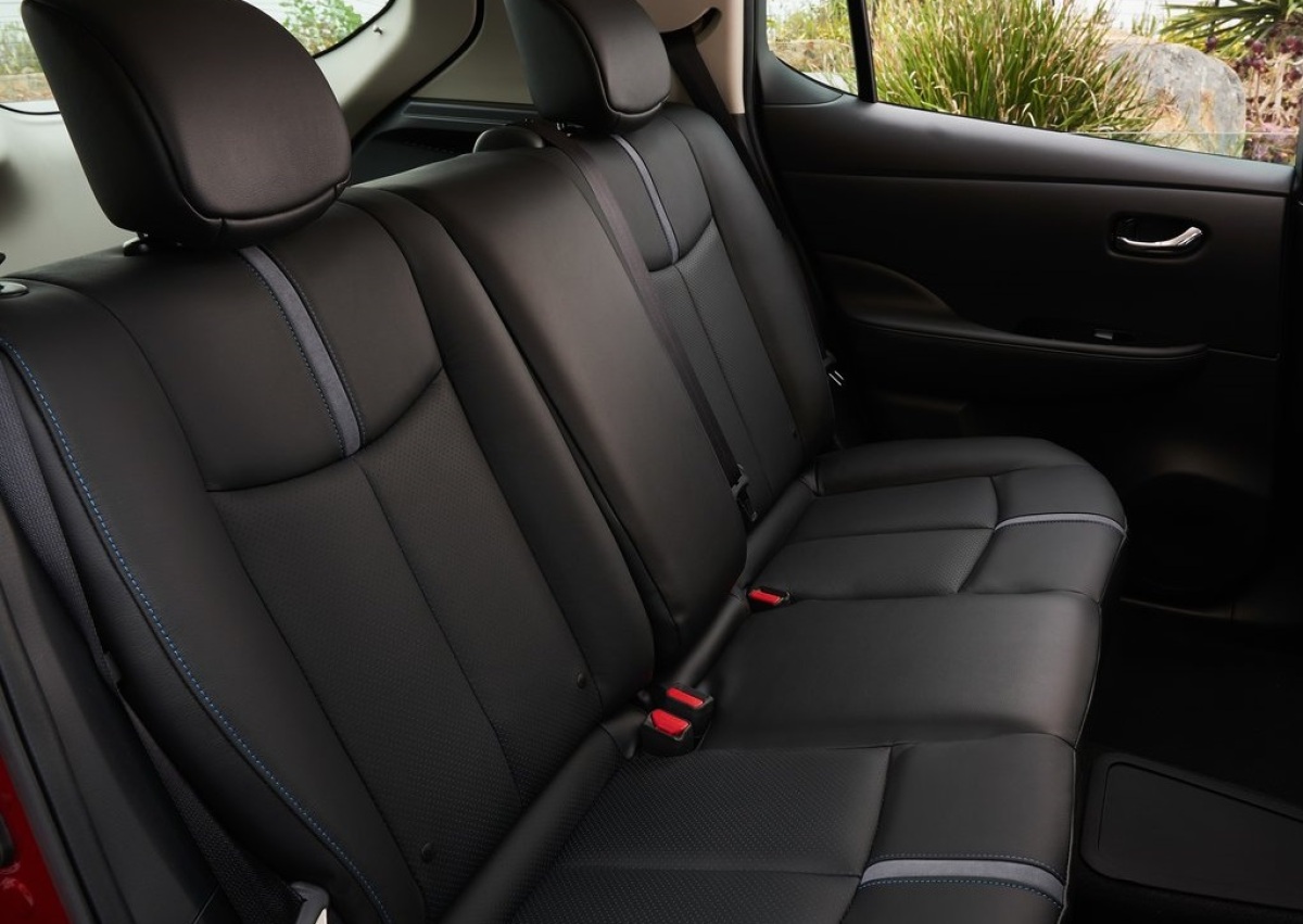 Nissan-Leaf-2018-1024-2b
