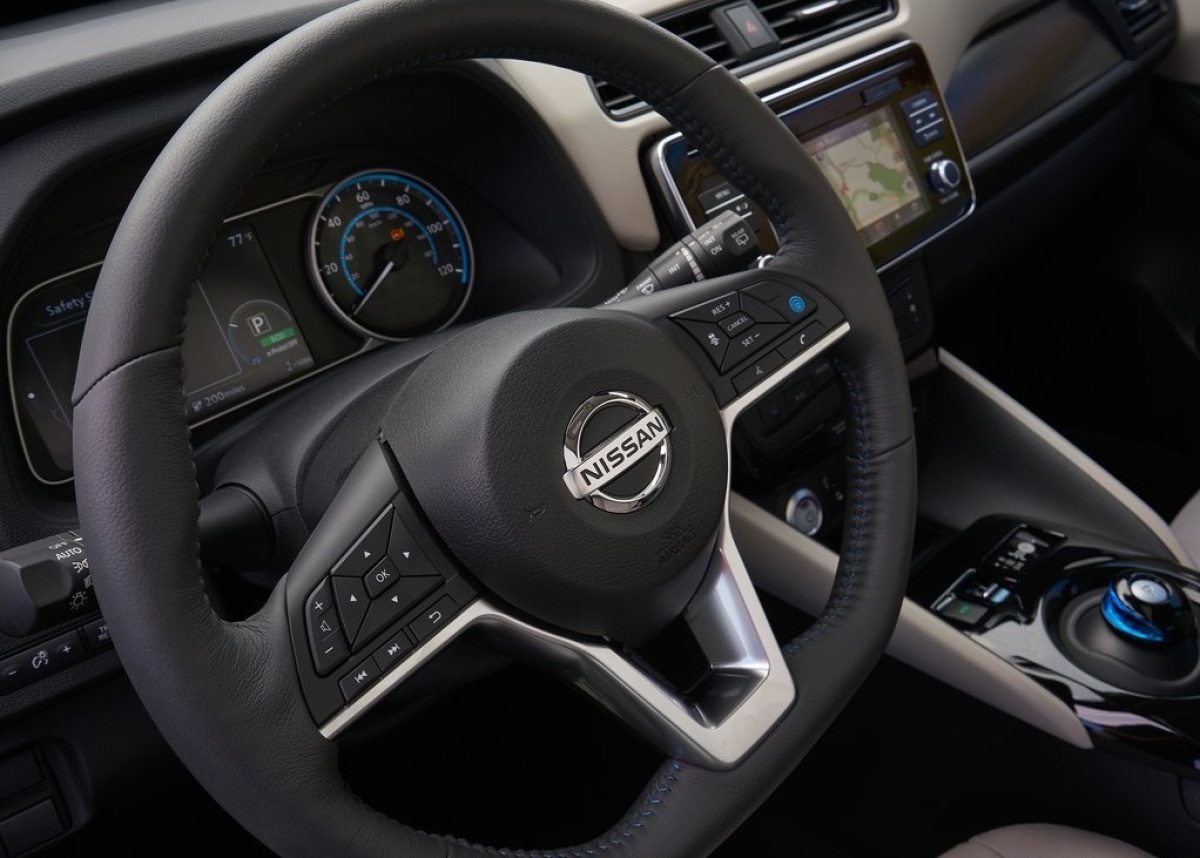 Nissan-Leaf-2018-1024-2c