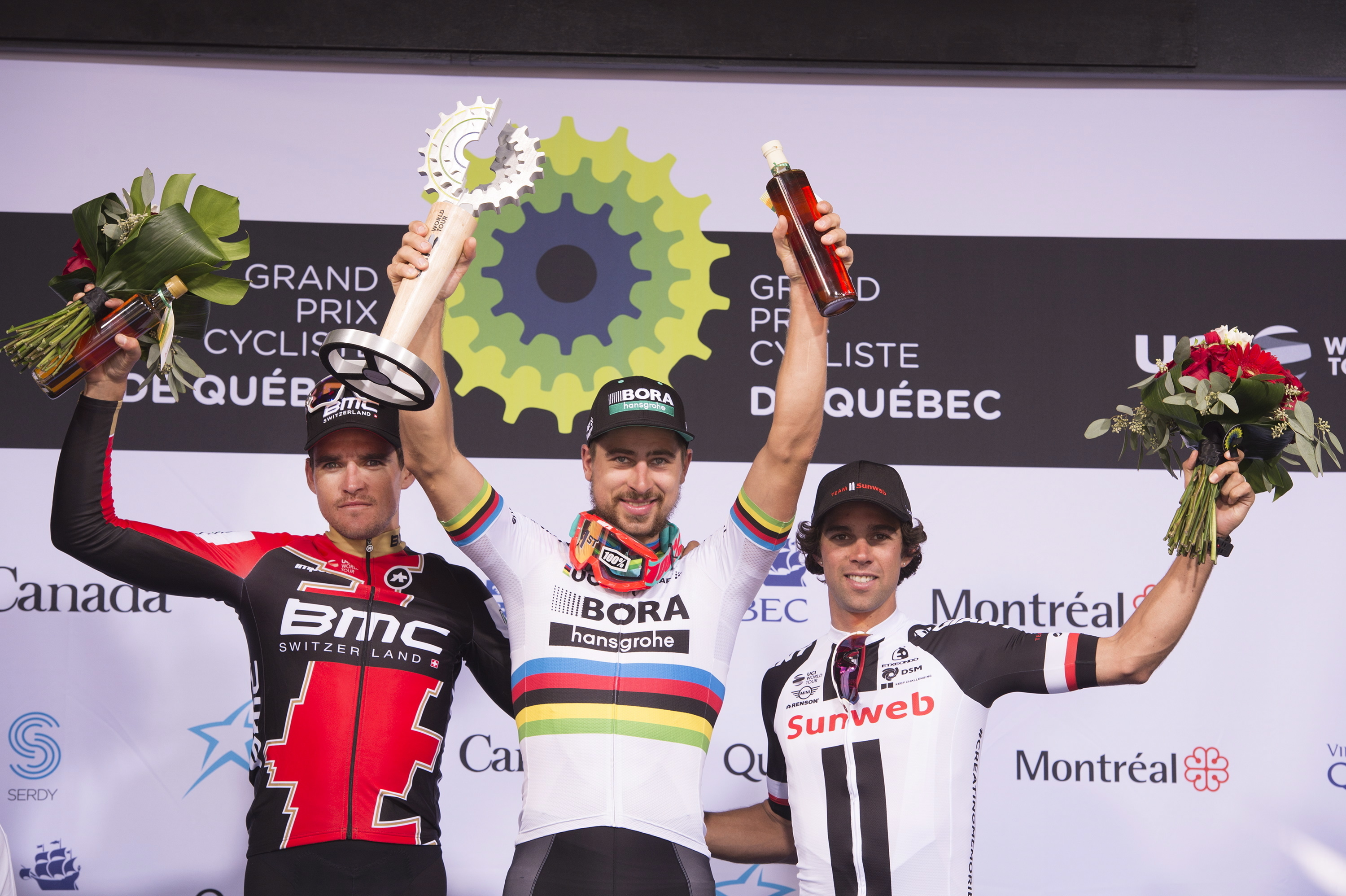 Peter Sagan po triumfe na pretekoch UCI Grand Prix Cycliste v Québecu. Po jeho pravici je Greg van Avermaet.