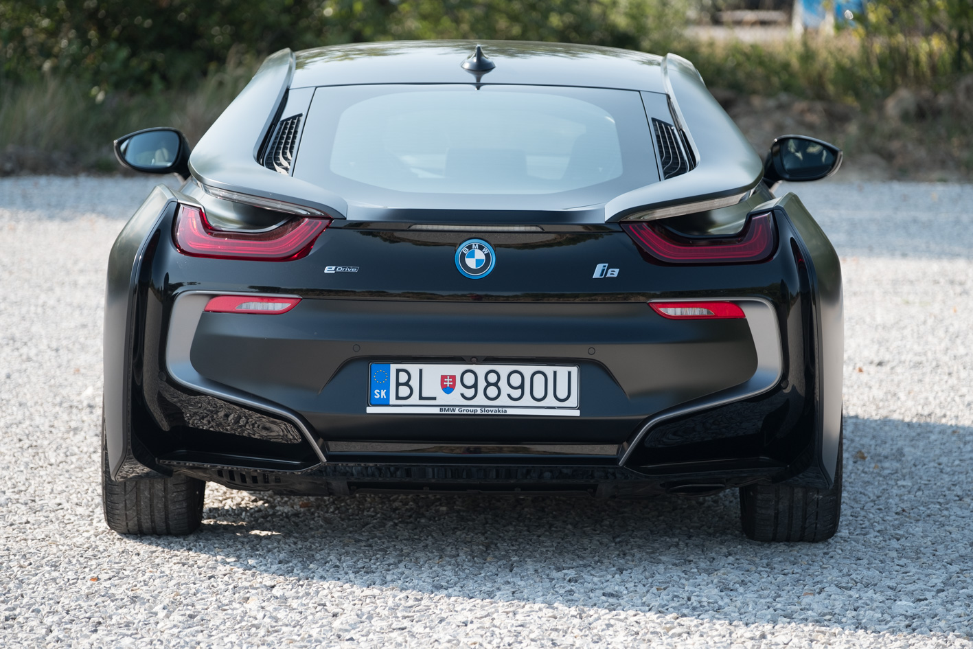 BMW i8 z každej strany pripomína, že je iné.