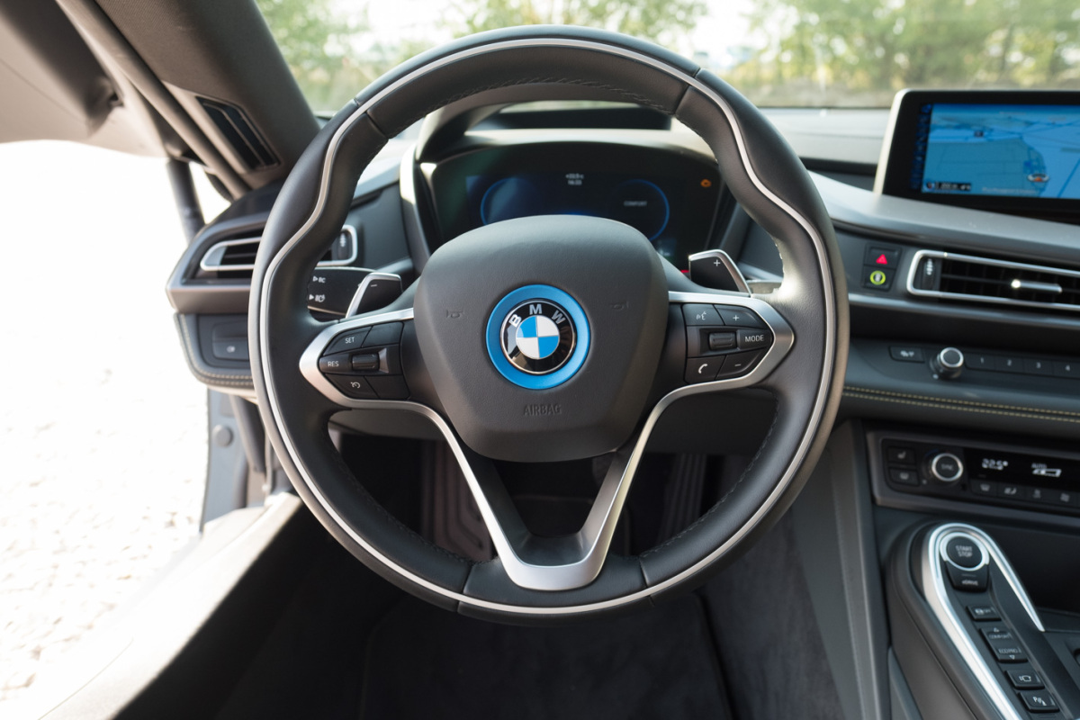 BMW i8