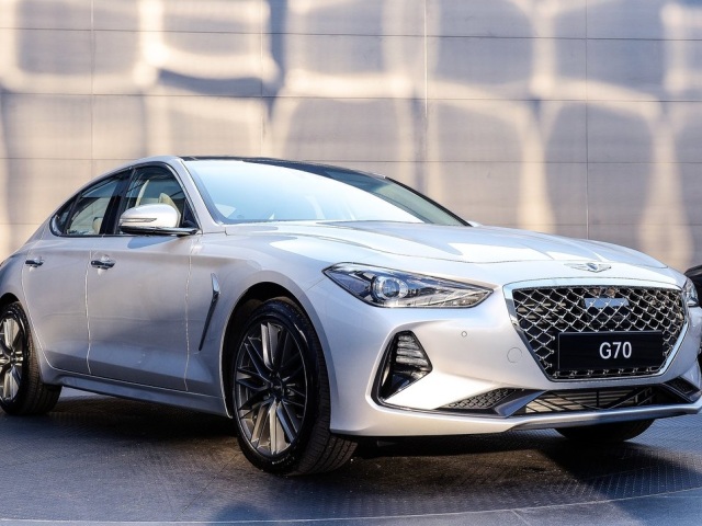 Genesis-G70-2018-1024-02