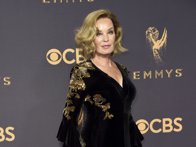 Herečka Jessica Lange vyzerala pôvabne v kreácii Gucci. 