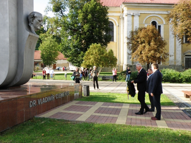 Tisovec, pomník Vladimír Clementisa