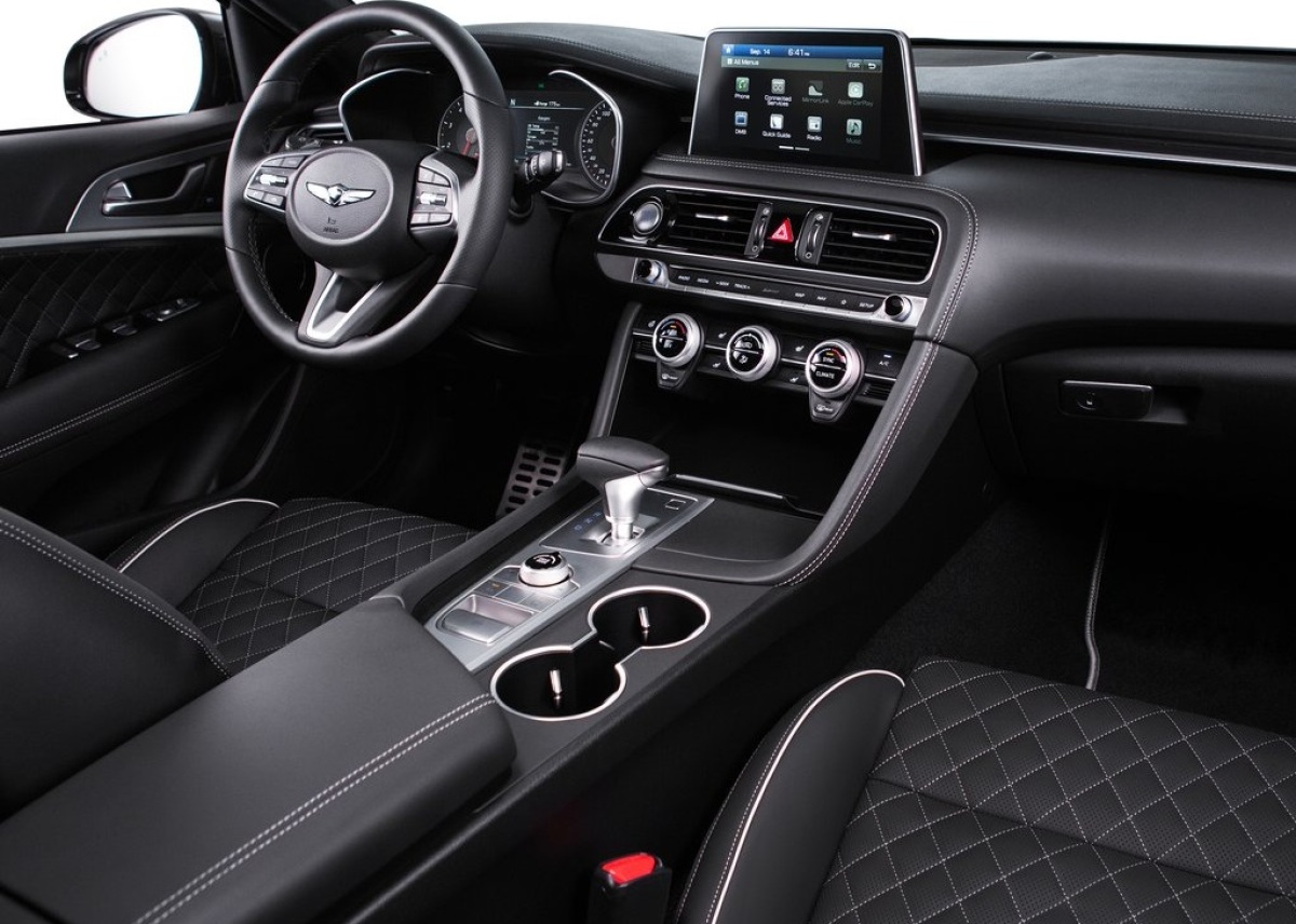 Genesis-G70-2018-1024-0a