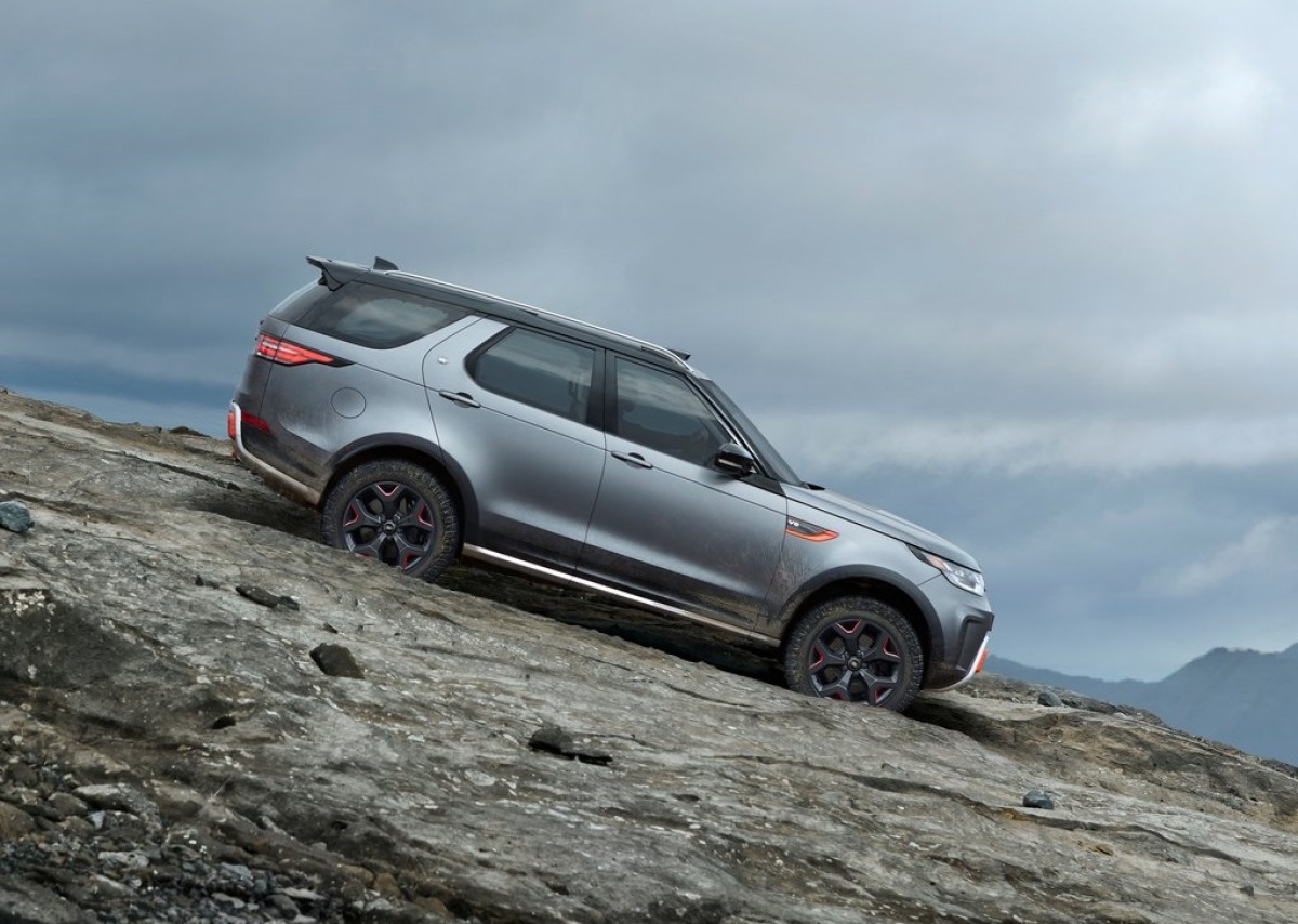 Land Rover-Discovery SVX-2018-1024-04