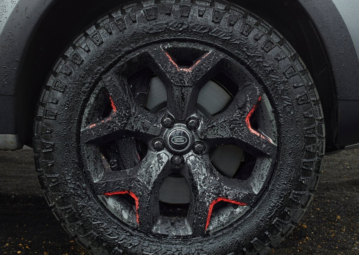 Land Rover-Discovery SVX-2018-1024-0e