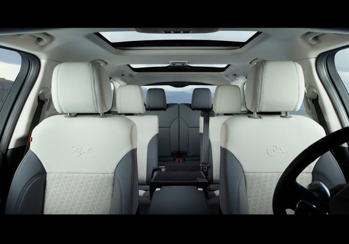 Land Rover-Discovery SVX-2018-1024-11