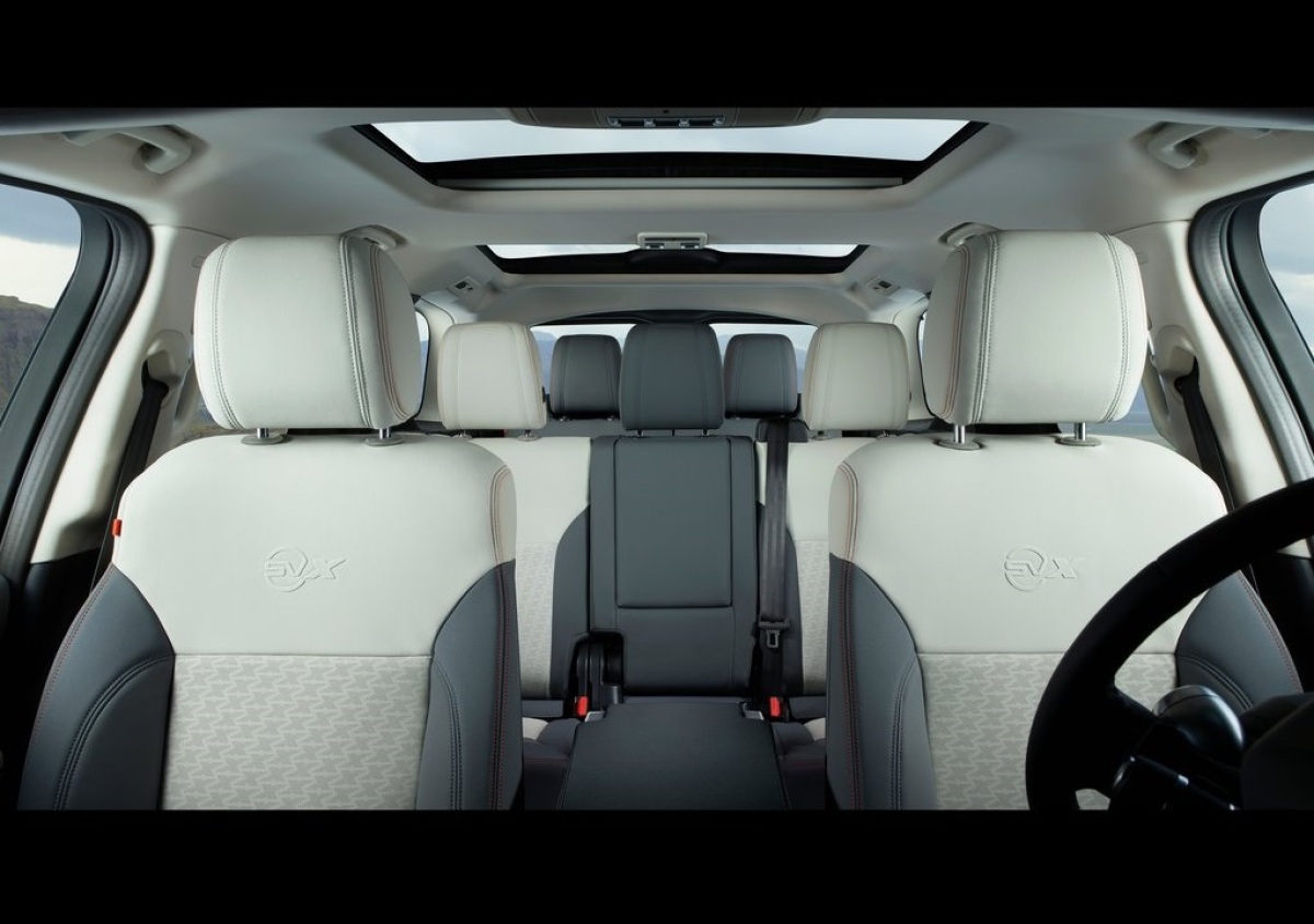 Land Rover-Discovery SVX-2018-1024-12