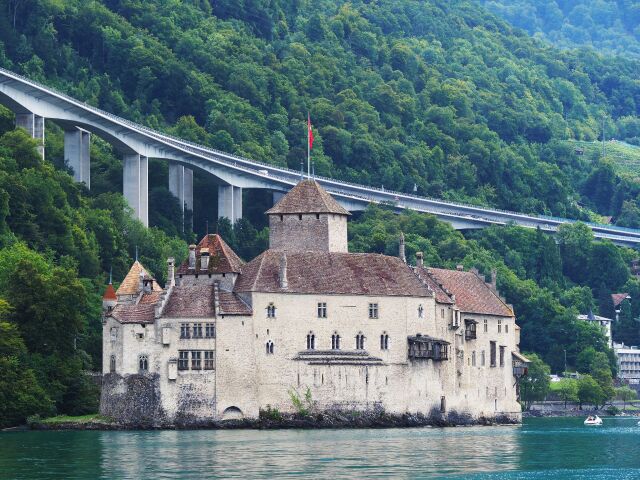 Švajčiarsko, zámok Chillon, Ženevské jazero