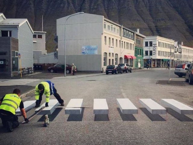 Isafjordur  - prechod pre chodcov