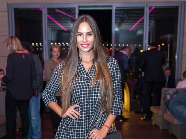 Tanečnica Natália Glosíková na krste nového albumu speváčky Kristíny. 