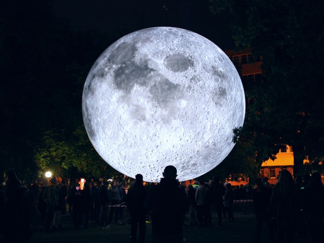 Biela noc