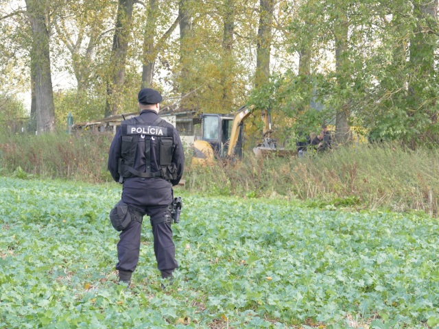 NAKA, polícia, pole, Dubnica