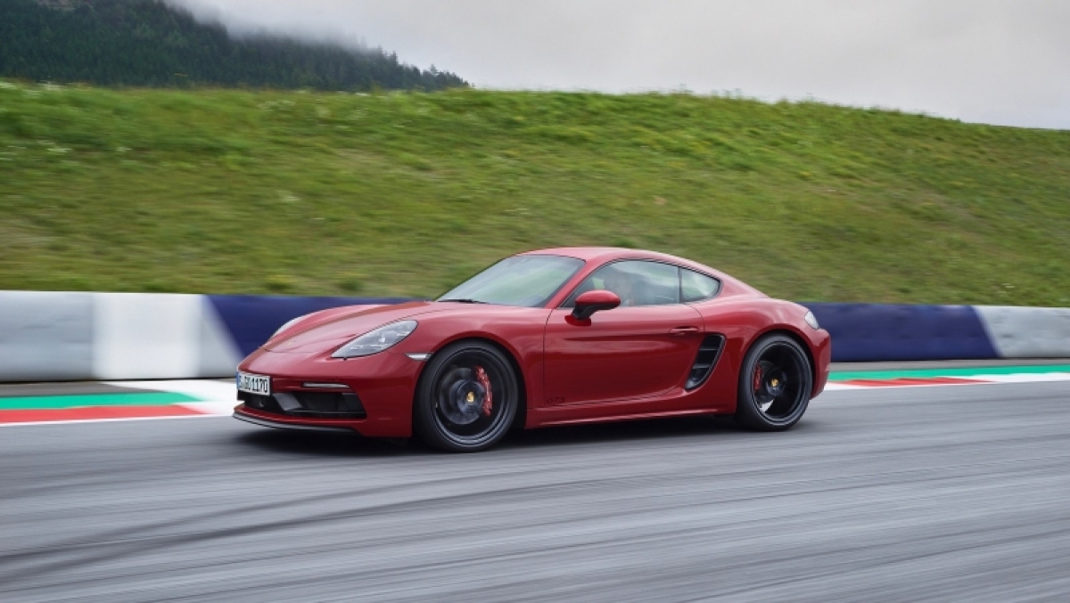 Porsche 718 Boxster a Cayman GTS 2017 prvni sada 02 800 600