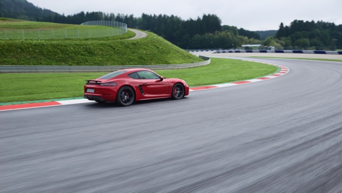 Porsche 718 Boxster a Cayman GTS 2017 prvni sada 04 800 600