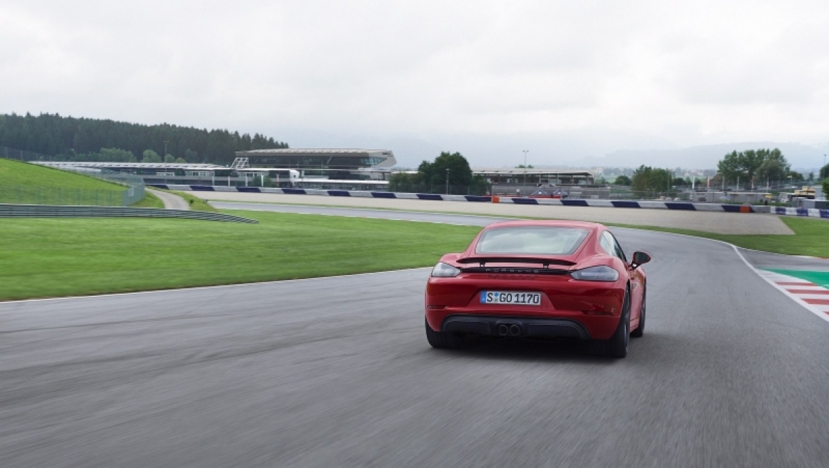 Porsche 718 Boxster a Cayman GTS 2017 prvni sada 05 800 600