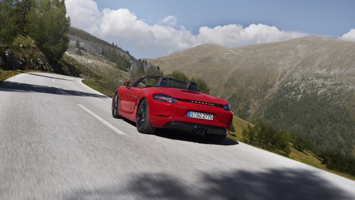Porsche 718 Boxster a Cayman GTS 2017 prvni sada 14 800 600