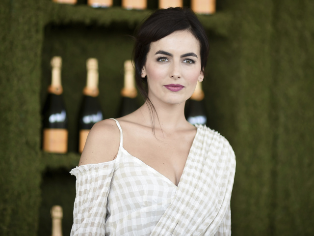 Herečka Camilla Belle.