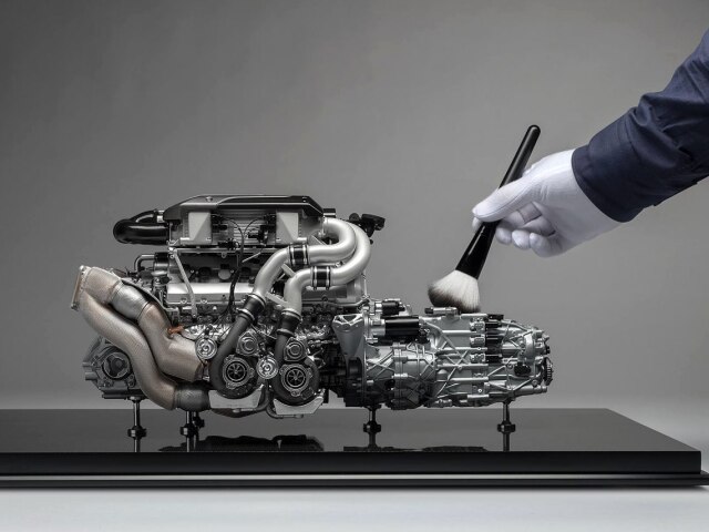 Bugatti Chiron - model motora