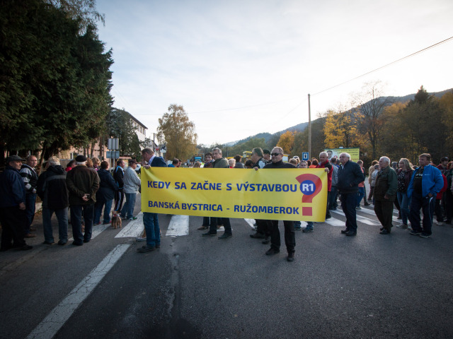 PROTEST: Urýchlenie dostavby R1
