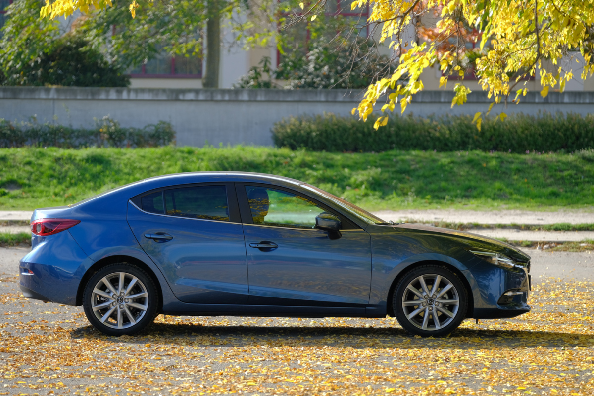 Mazda 3 sedan