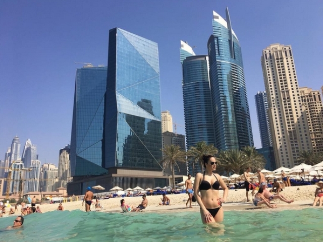Moderátorka a herečka Karin Haydu v bikinách v Dubaji. 