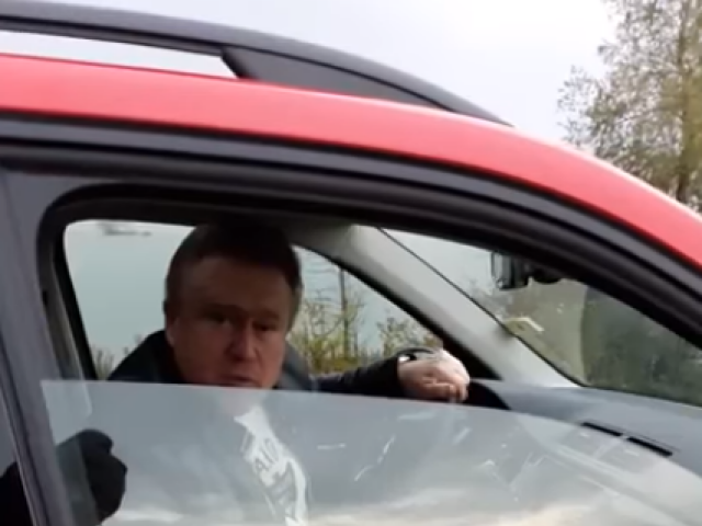vodič, hrádza