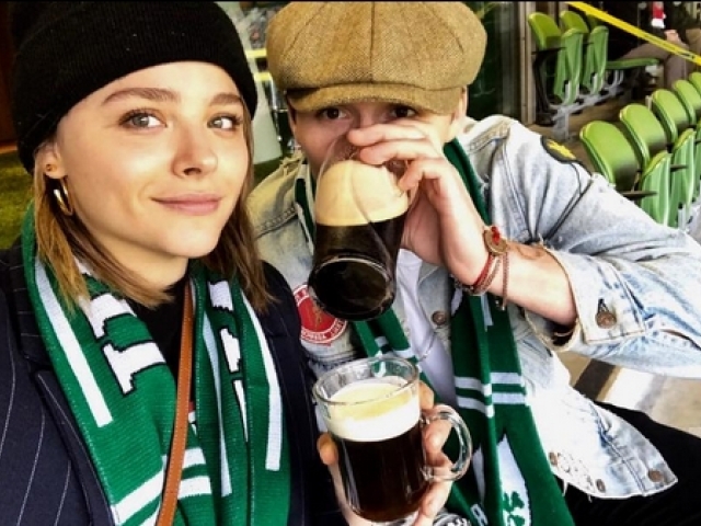 Herečka Chloe Moretz a fotograf Brooklyn Beckham. 