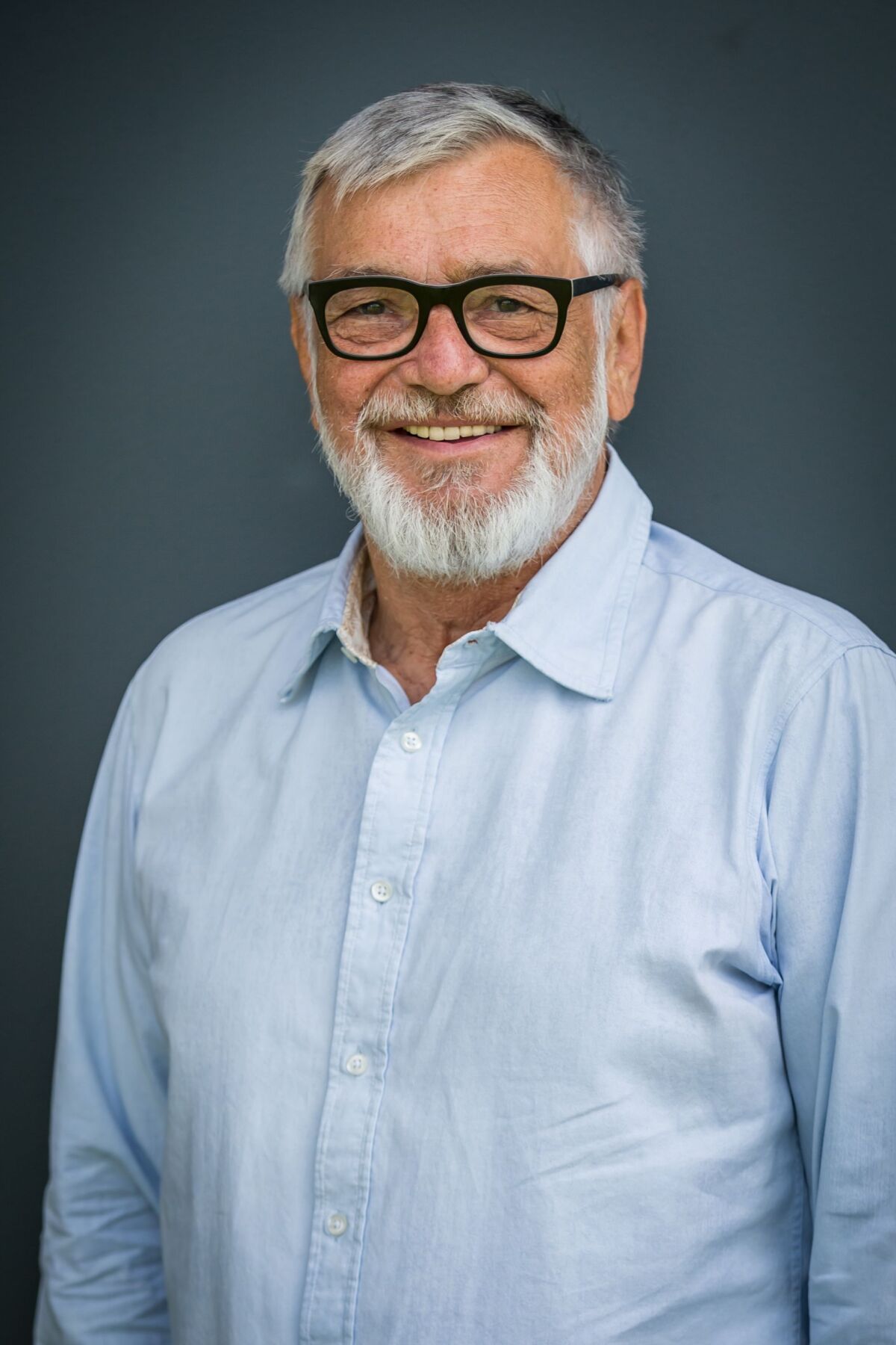 jiří bartoška, za sklom 2