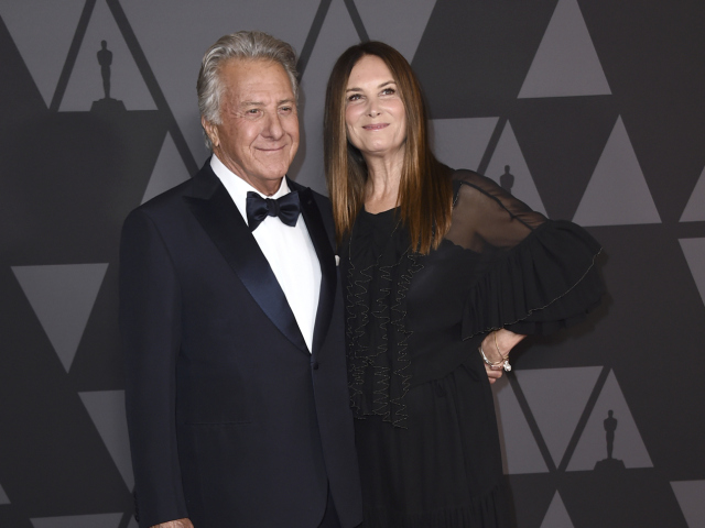 Herec Dustin Hoffman a jeho manželka Lisa Hoffman.
