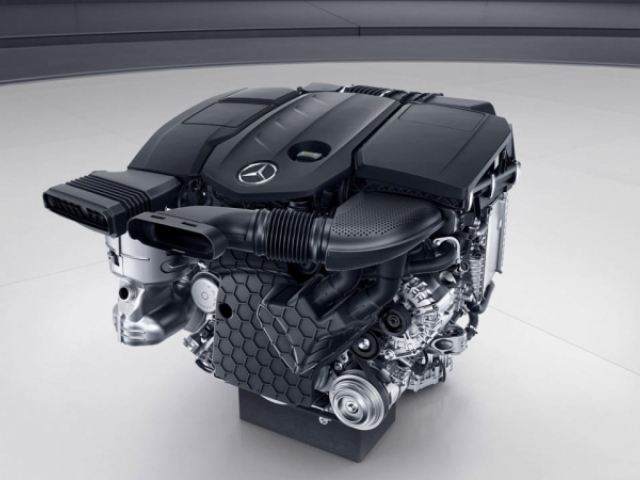 Mercedes-Benz - motor 220d OM654