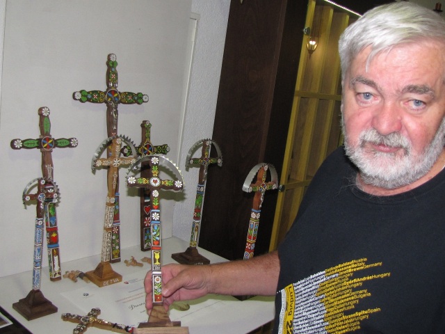 Milan Malček drevené kríže