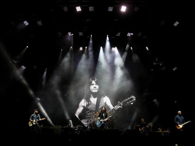 Malcolm Young Foo Fighters