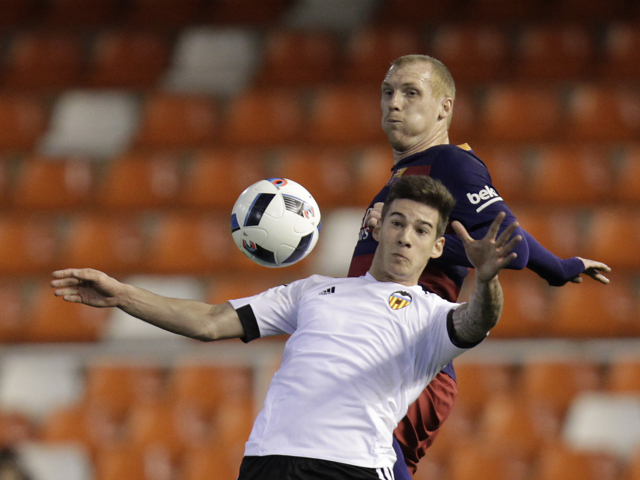 Santi Mina