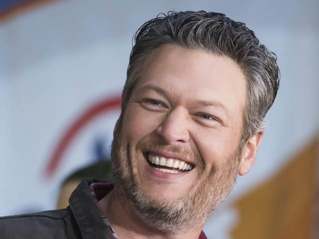 Spevák a skladateľ Blake Shelton.