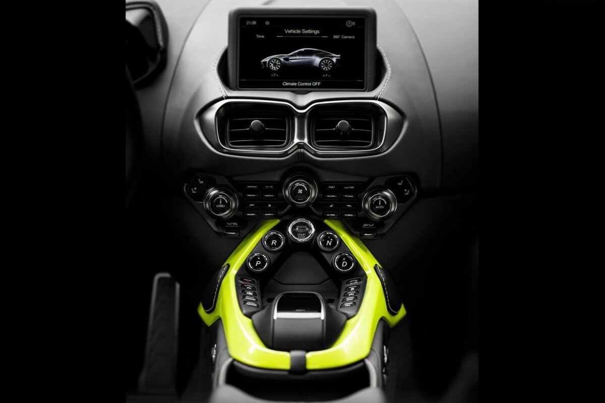 Aston Martin Vantage - 2018