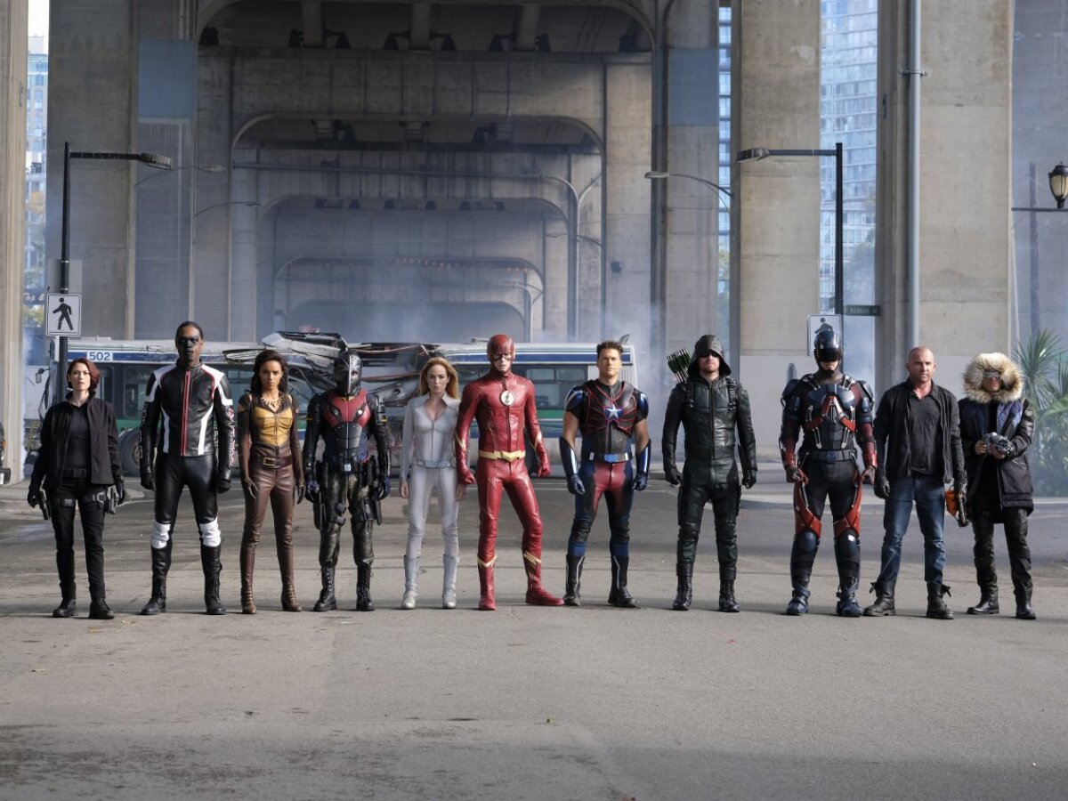 arrow, the flash, supergirl, legends of tomorrow, crossover,