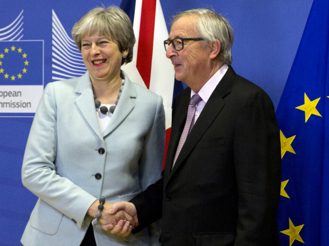 mayova, juncker