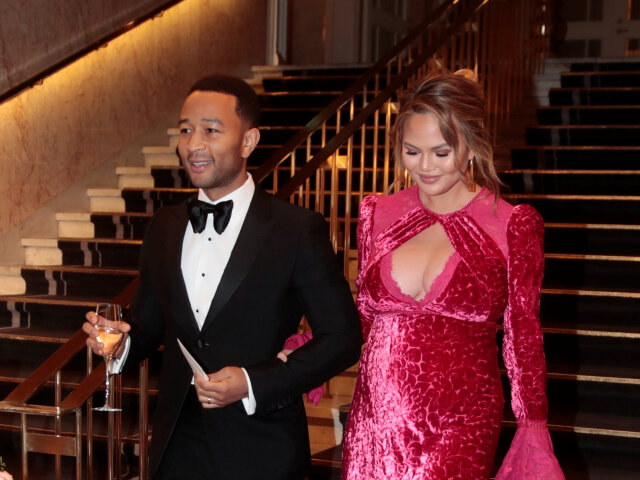 John Legend a jeho manželka Chrissy Teigen 