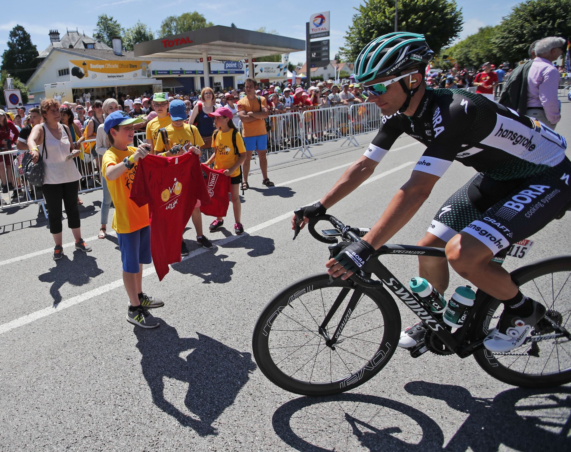 Rafal Majka pred štartom piatej etapy na Tour de France 2017.