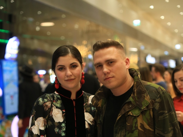 Speváčka Celeste Buckingham a raper Akalaky. 