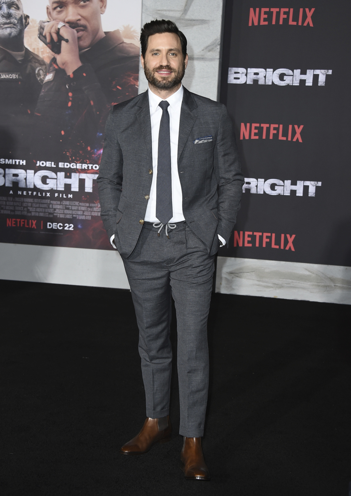 Herec Edgar Ramirez na premiére novinky Netflix pod názvom Bright.