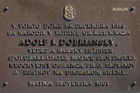 Pamätná tabuľa na rodnom dome v Rudlove (aj s dvomi chybami v dátume narodenia).